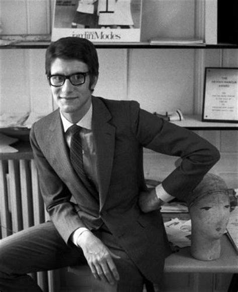 chi gestì la carriera di yves saint laurent